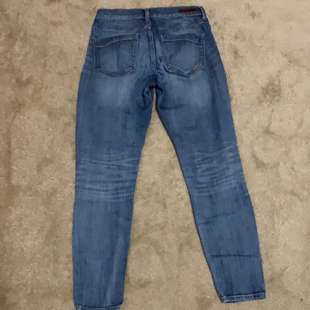 Express Mid-Rise Jeans size 2, short inseam 26” EUC